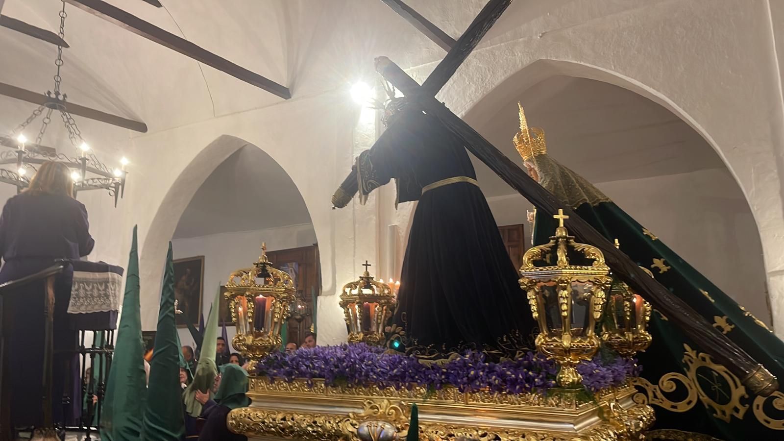 Jueves Santo en Fuente Obejuna: La procesión de Jesús Nazareno y la Virgen de la Esperanza, en imágenes