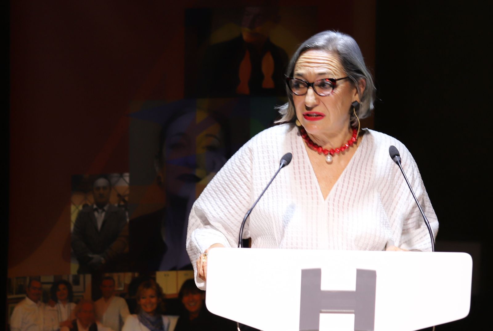 Acto de la Diputación de los gobiernos de gobiernos locales democráticos de los últimos 40 años