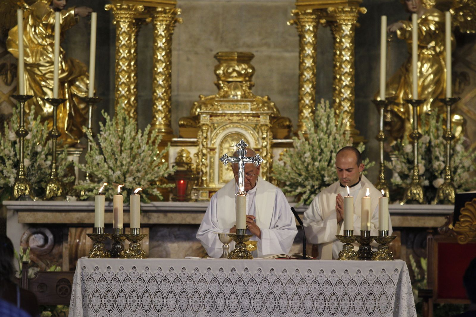 Fotogalería misas en honor a la Virgen del Mar. Feria de Almería 2019
