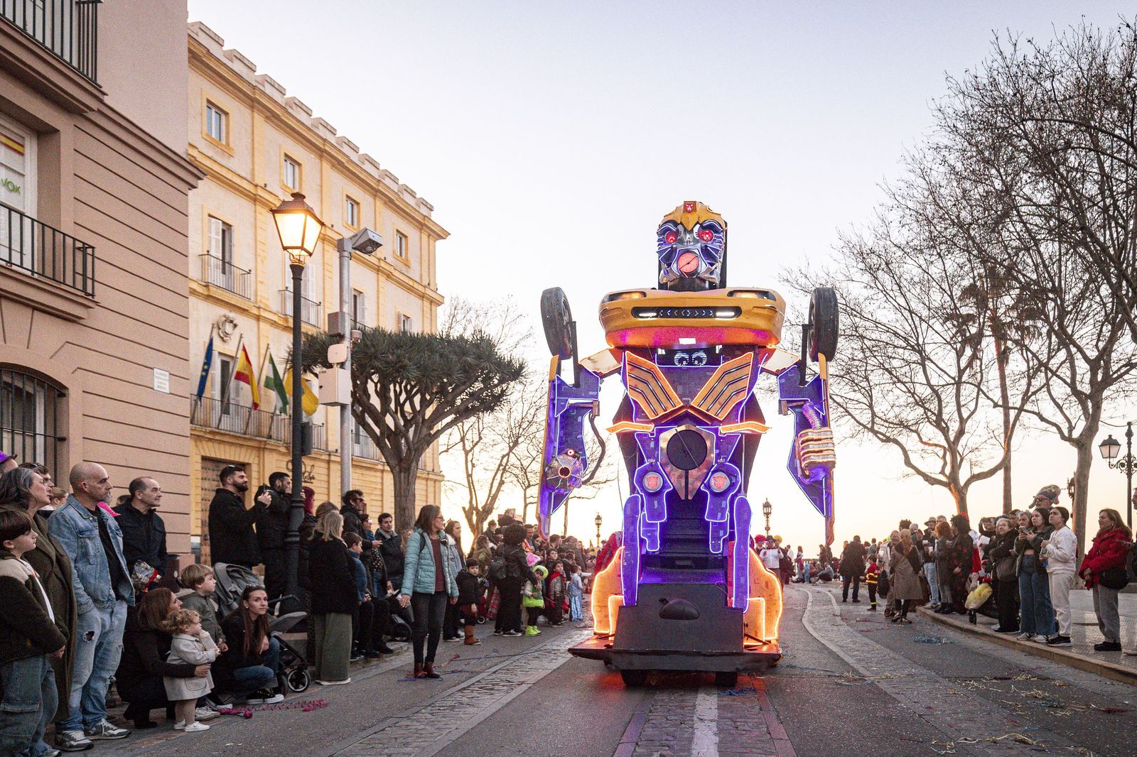 Las mejores imágenes de la Cabalgata del Humor del Carnaval de Cádiz 2026