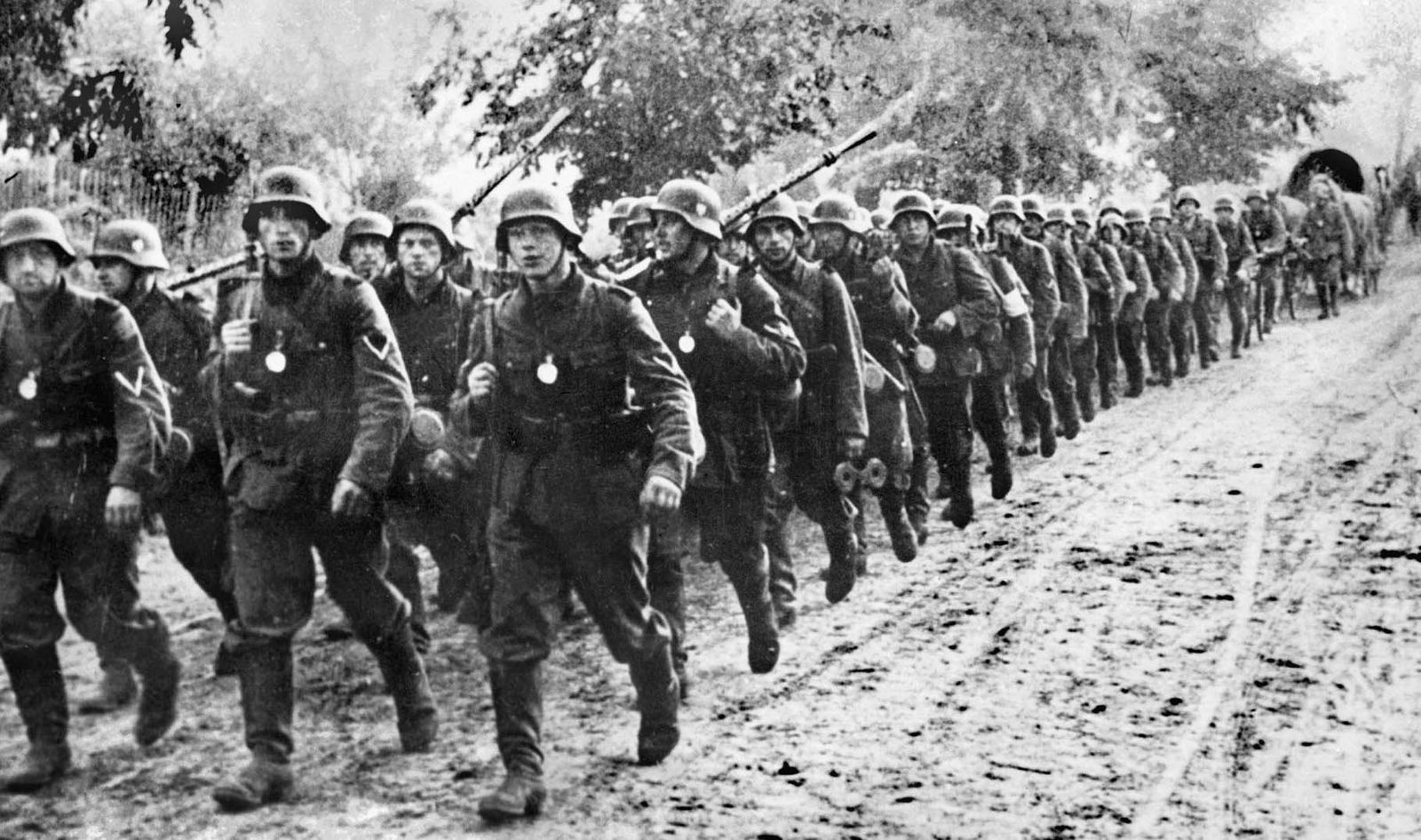 1942 hace 75 añosEspaña continuará con su política de 'no beligerancia'