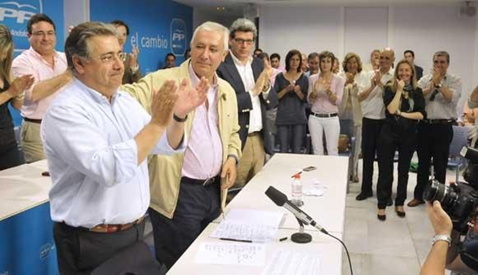 Sevilla ha pasado de ser "el patito feo" al "eje del cambio", según el PP