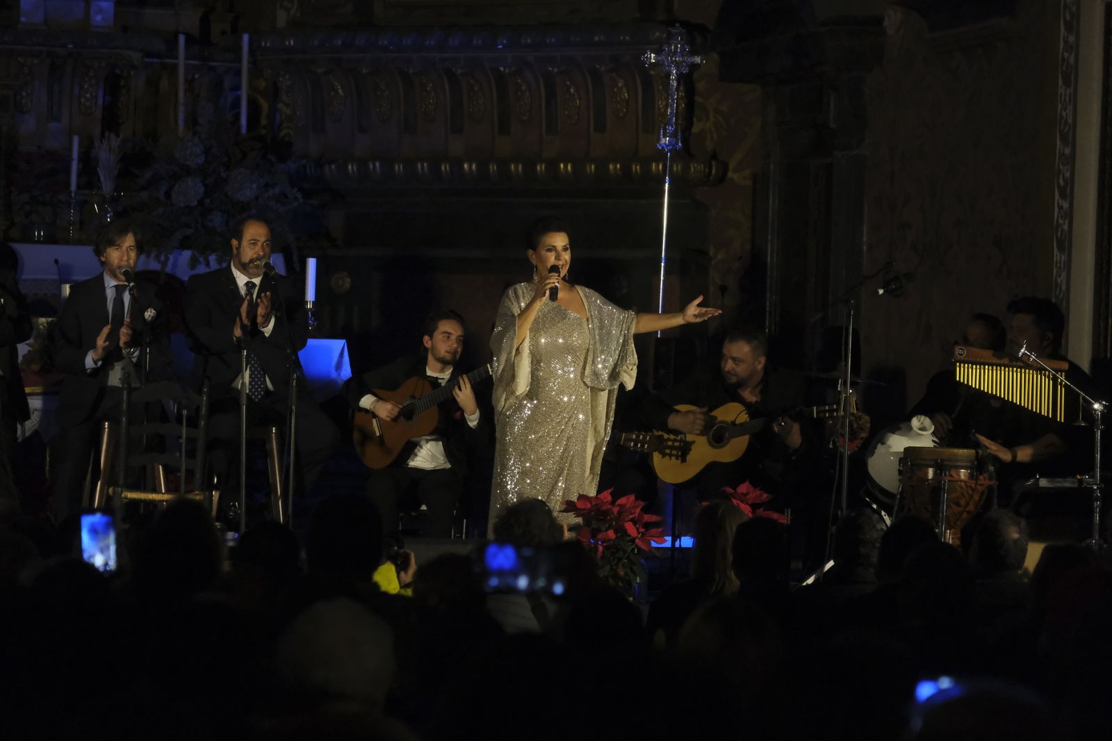 La zambomba flamenca con María José Santiago en Córdoba, en fotografías