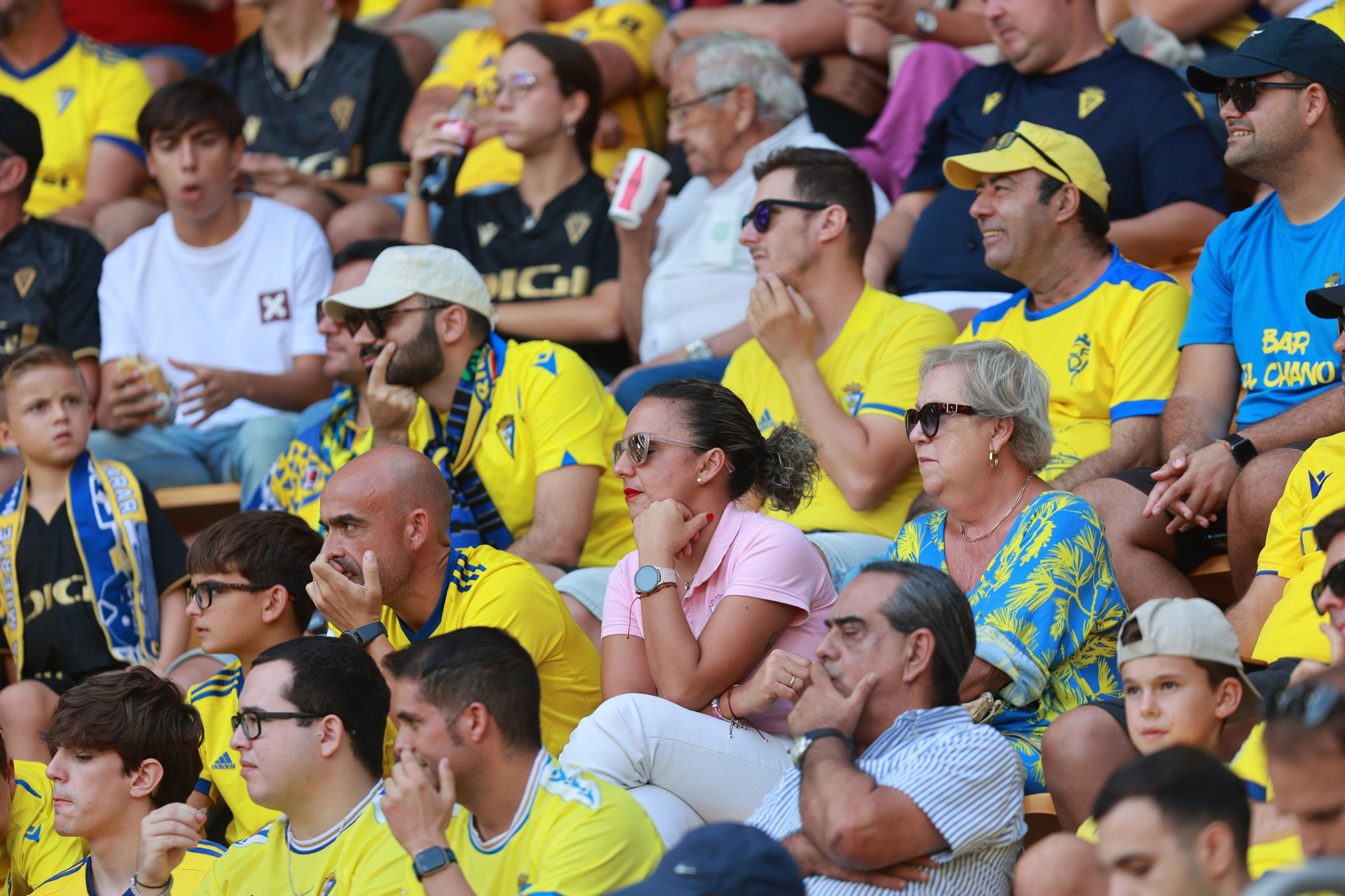 Búscate en las imágenes del Cádiz CF-Girona