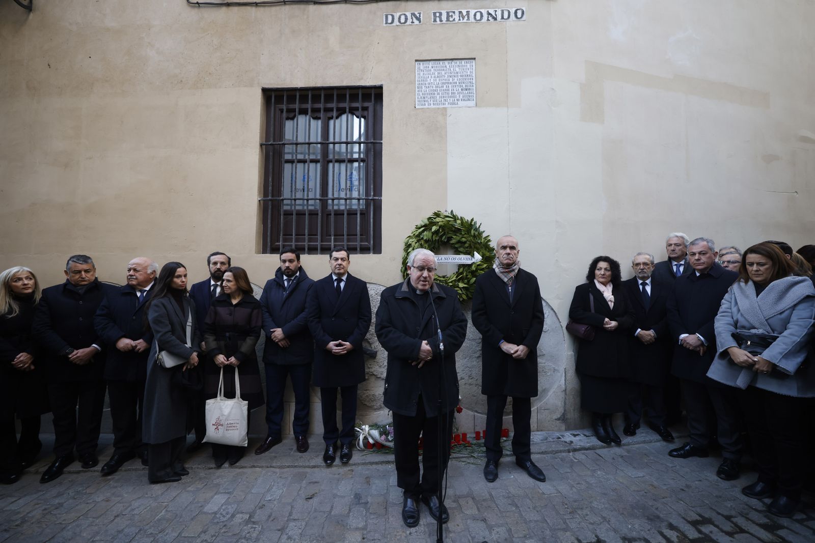 Ofrenda floral por el 25 aniversario del asesinato de Alberto y Ascen, todas las imágenes
