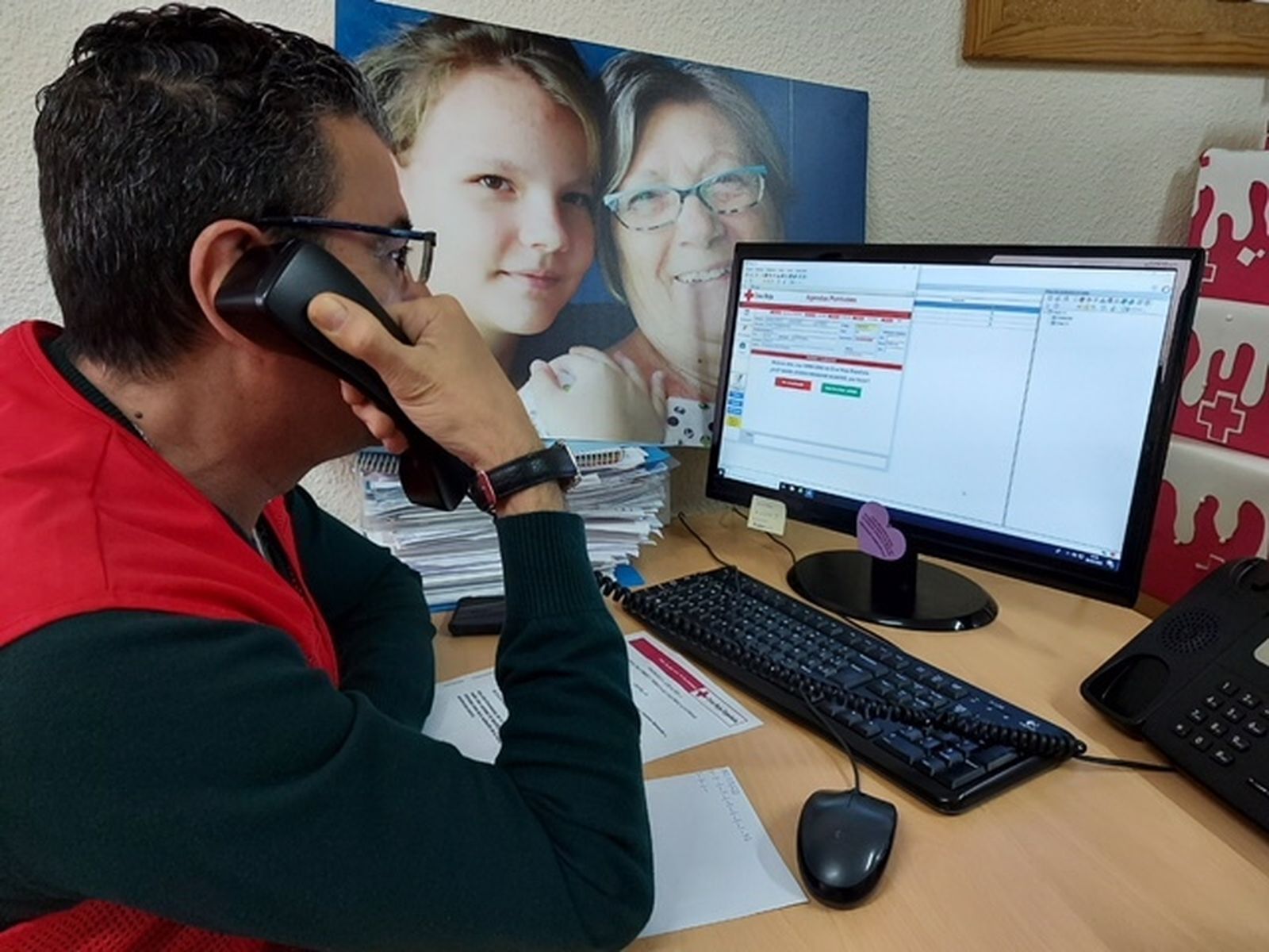 Caja Rural se suma a la llamada de Cruz Roja Responde.