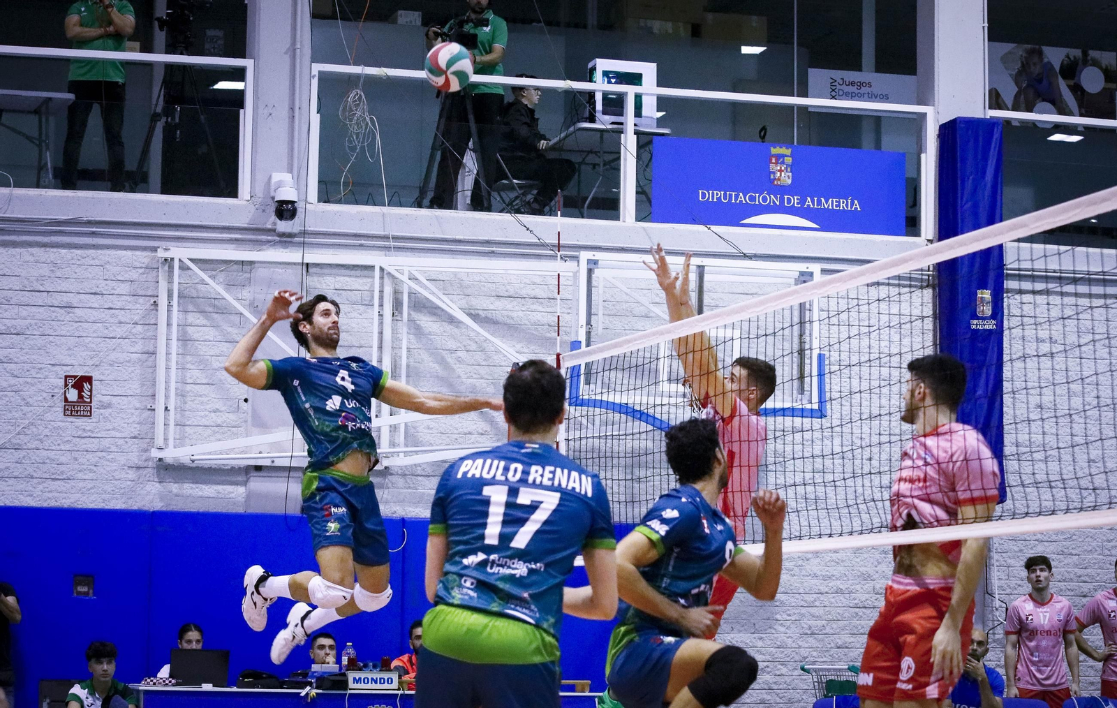 Unicaja Costa de Almería-Arenal Emeve de la Superliga, en imágenes