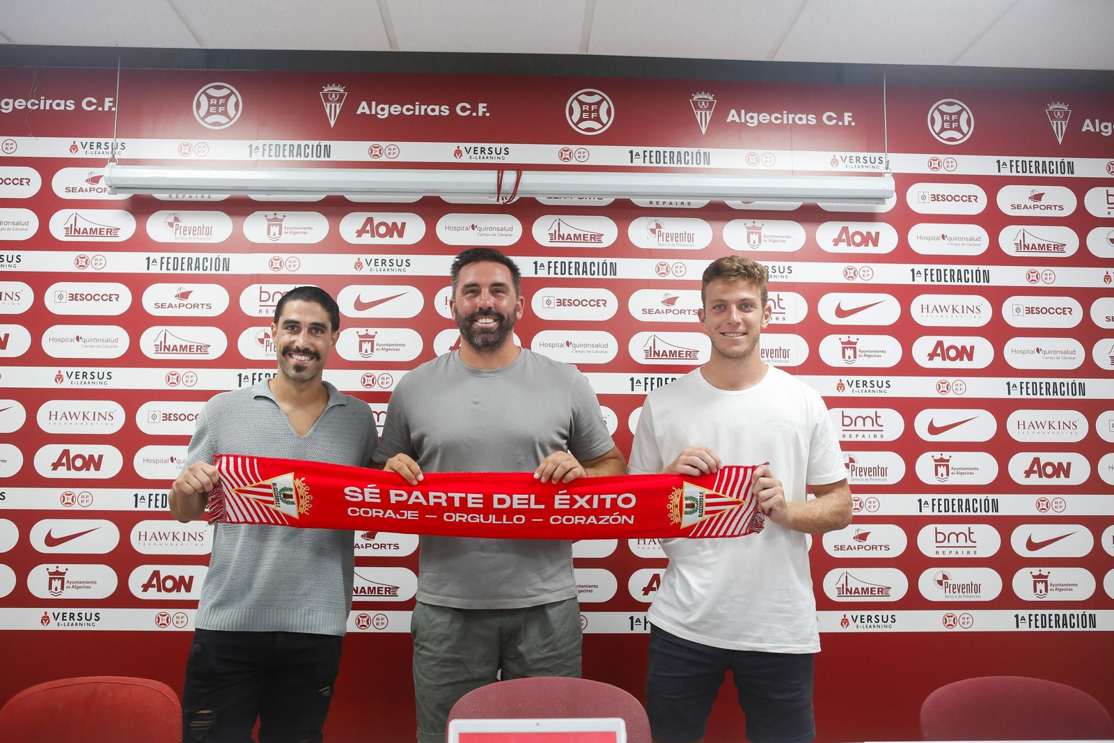 Victor Ruiz, Jordi Figueras y Mayorga en la sala de prensa del Nuevo Mirador