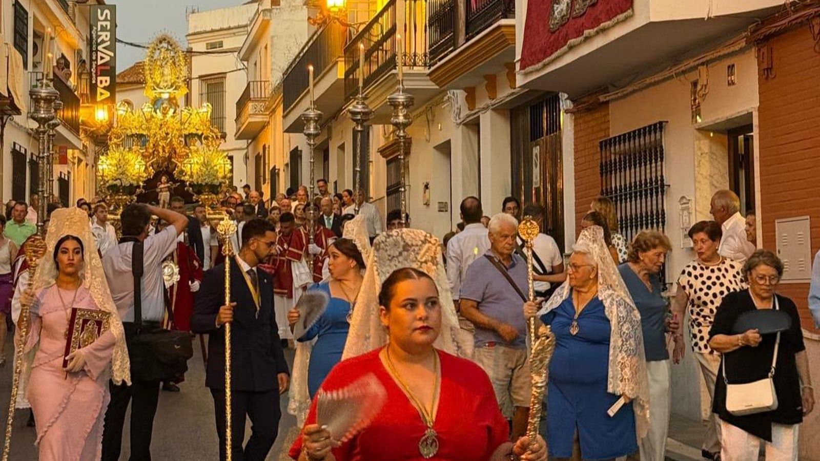Procesión en Palos de la Frontera de la Virgen de los Milagros.