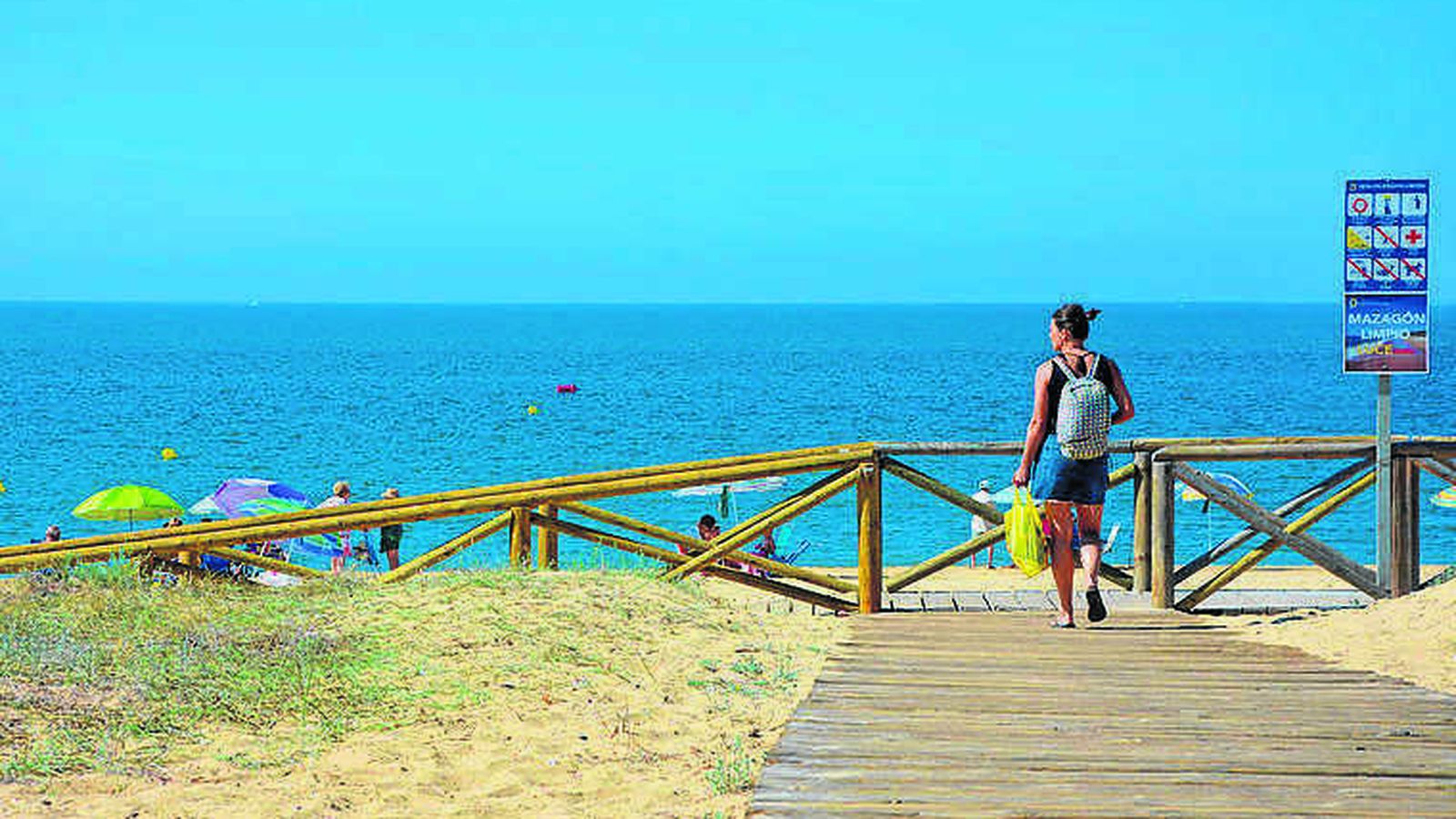 Playas de Mazagón, ideales para tomar el sol y practicar deportes de viento.