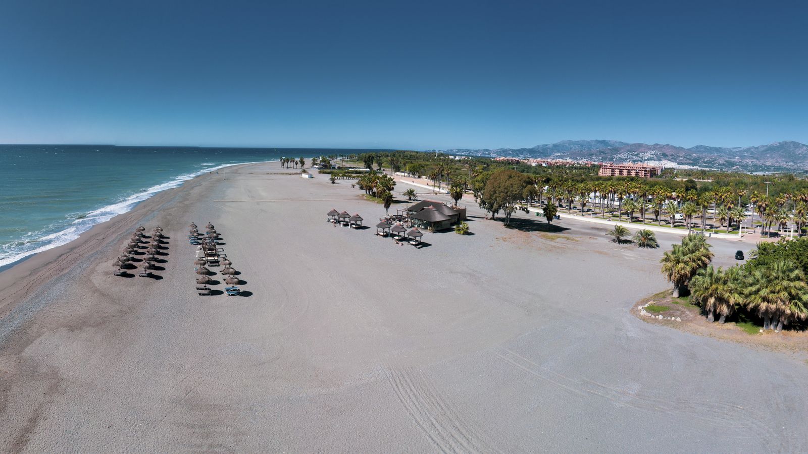 La playa del Poniente Este de la Costa Tropical de Granada, una de las más bonitas.