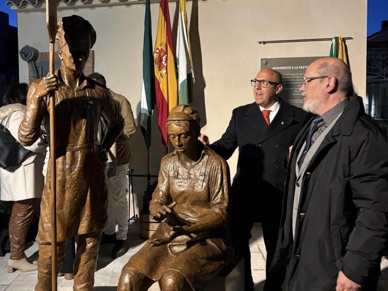 Monumento a la Pastelería Ruteña en el Paseo del Fresno de Rute.