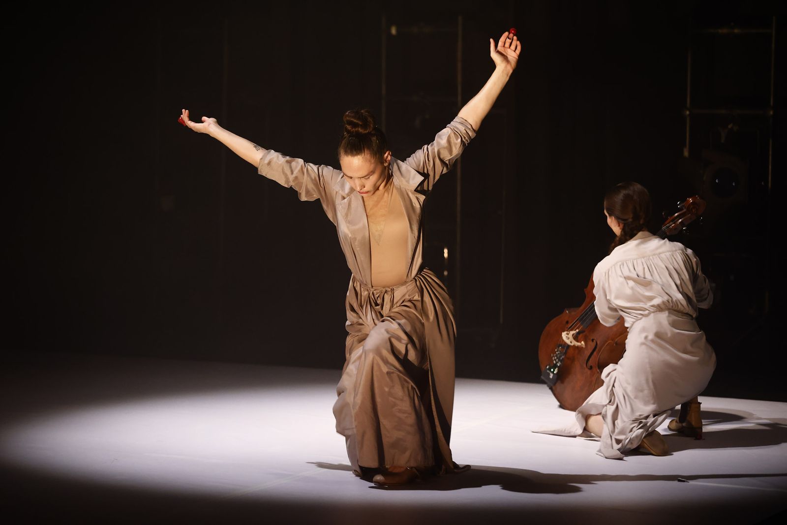 Florencia Oz e Isidora O'Ryan "Antípodas" Bienal de Sevilla, en imágenes