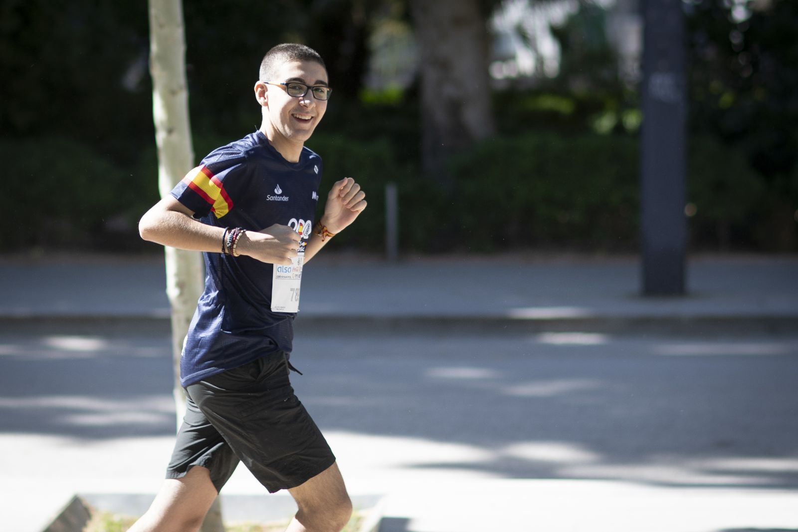 Encuéntrate en las imágenes de la carrera de la Policía Nacional 'Ruta 091'