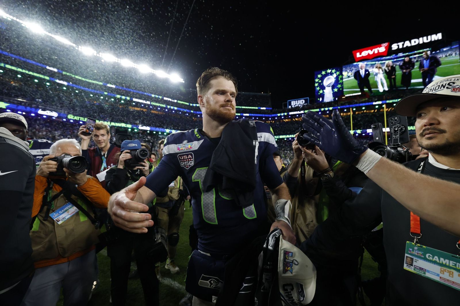 Las mejores fotos de la Super Bowl con la actuación de Bad Bunny