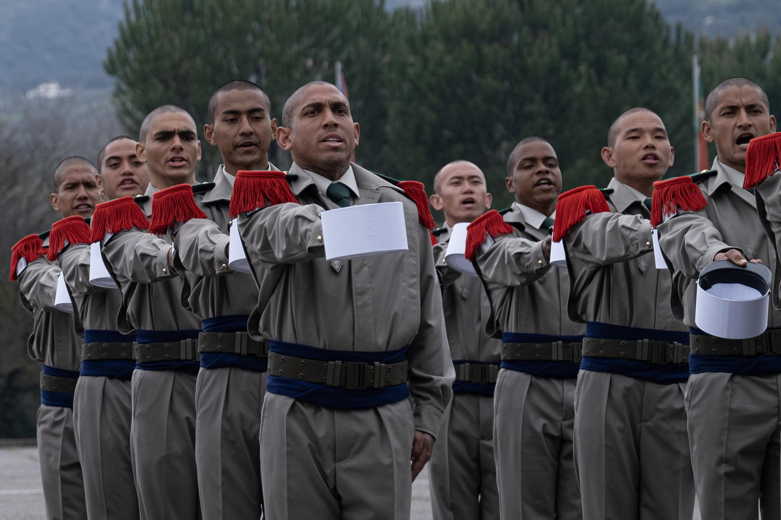 Entrega del 'Képi blanc' a los nuevos efectivos de la Legión Extranjera francesa en Ronda, en imágenes