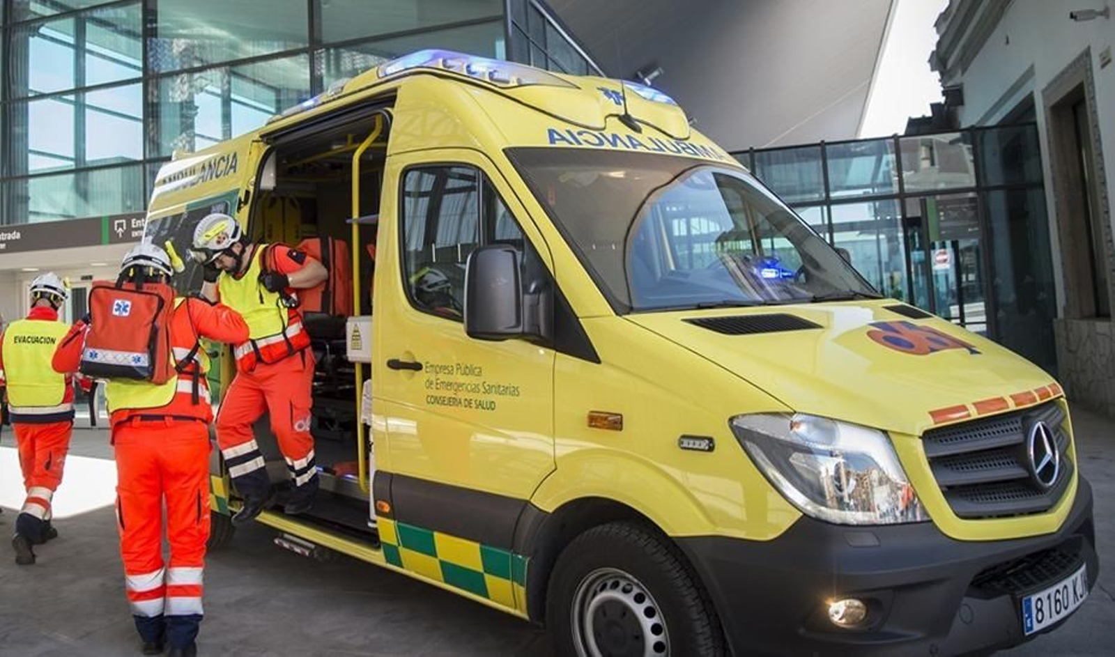 Ambulancia 061. Ambulancia 061.