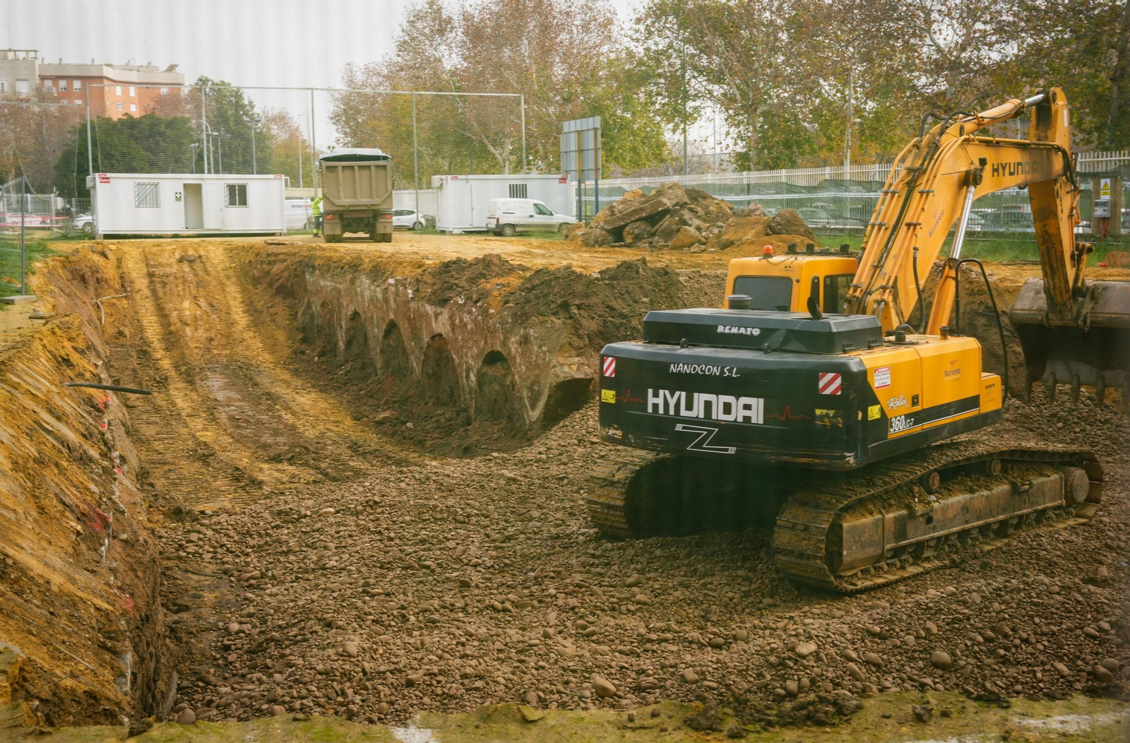 Los restos arquitectónicos hallados junto a la estación de Santa Justa.