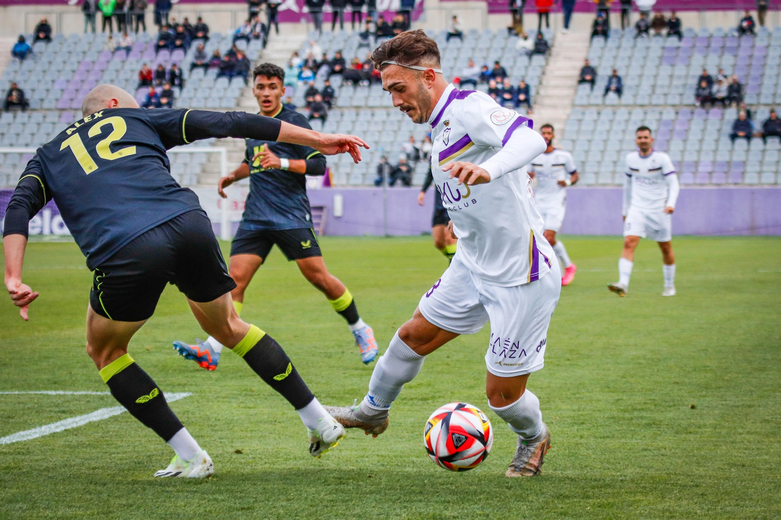 Momentos del partido entre el Real Jaén y el Almería B