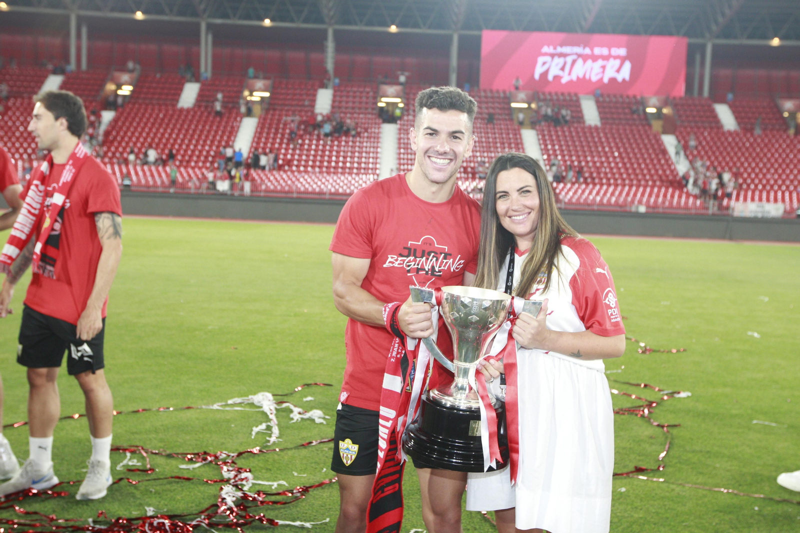 Las imágenes de la fiesta del ascenso de la U.D. Almería en el Estadio Mediterráneo.