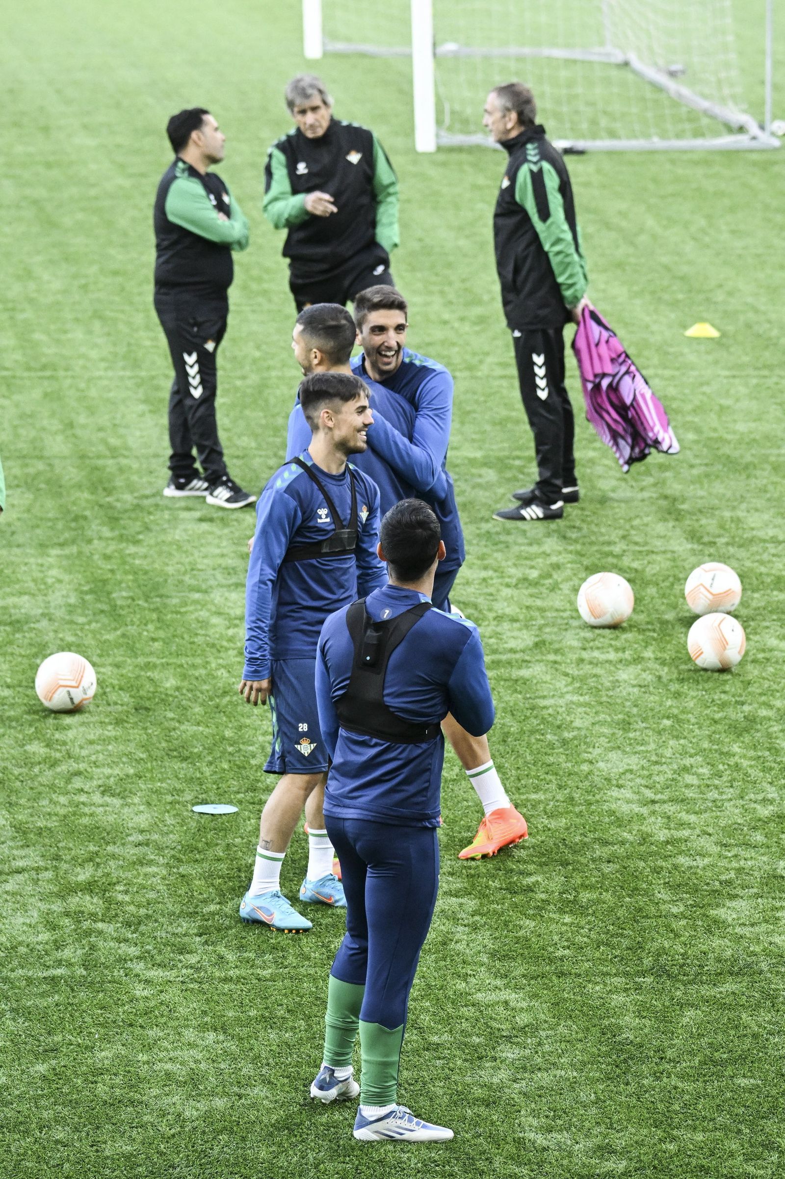 Las imágenes del viaje a Helsinki del Betis