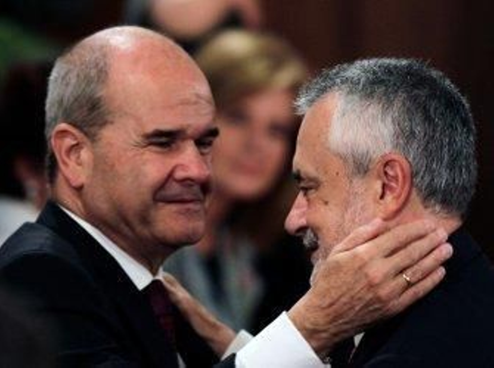 El juez procesará la próxima semana a Chaves y Griñán por el fraude de los ERE