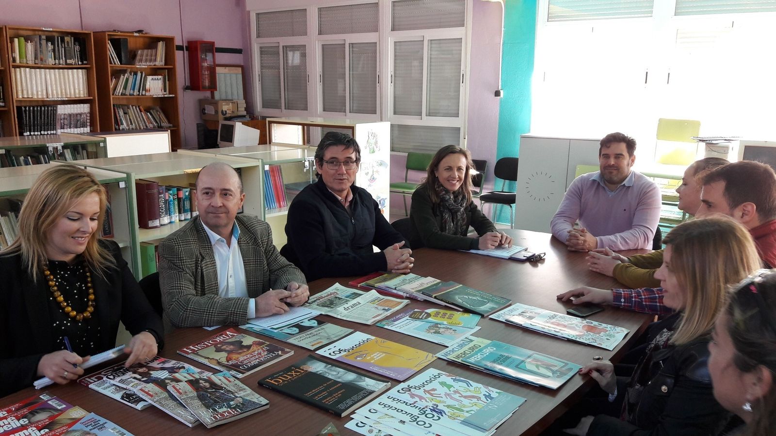 Momento de la reunión de la delegada de Educación con los responsables educativos de los centros.