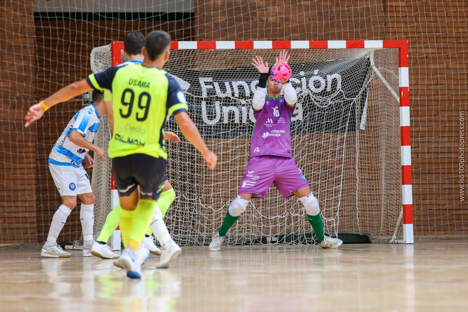 Estreno liguero con buen juego, goles y victoria del Heredia 21 en Carranque (7-2)