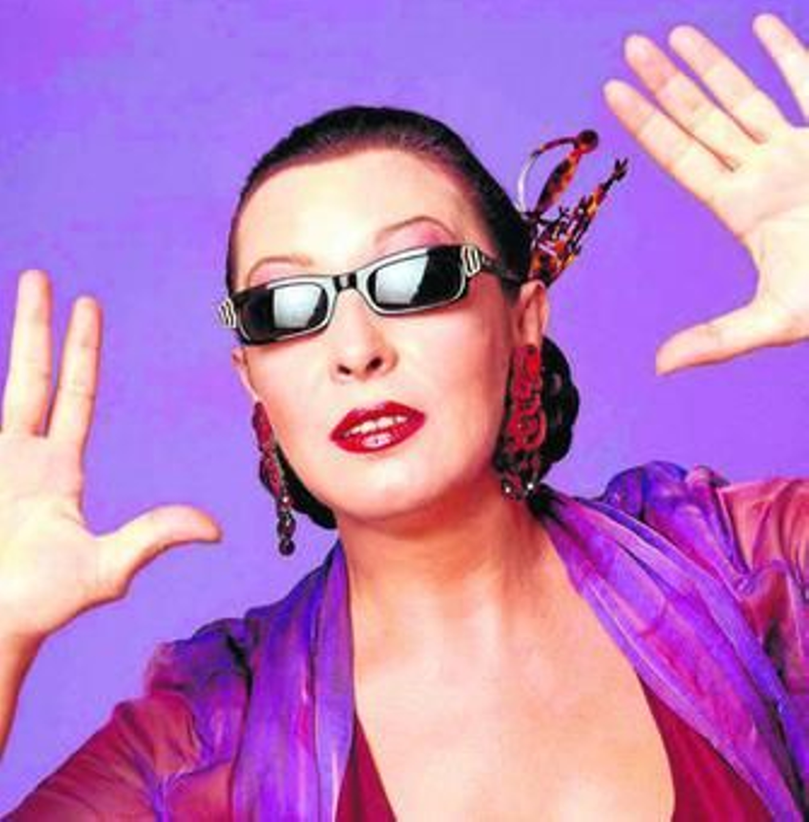 1. Martirio encabeza el programa cultural de otoño en el escenario del Gran Teatro. 2. El guitarrista Raúl Rodríguez, hijo de Martirio, acompañará a la artista durante su actuación. 3. Rosana presentará su último trabajo discográfico al público onubense.