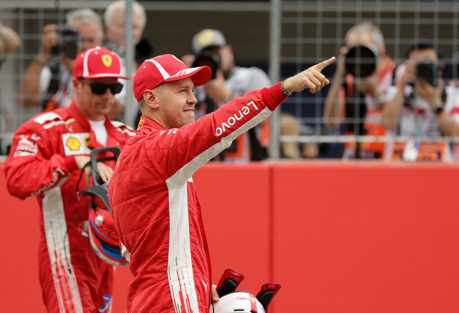 Vettel dedica un 'pole'.