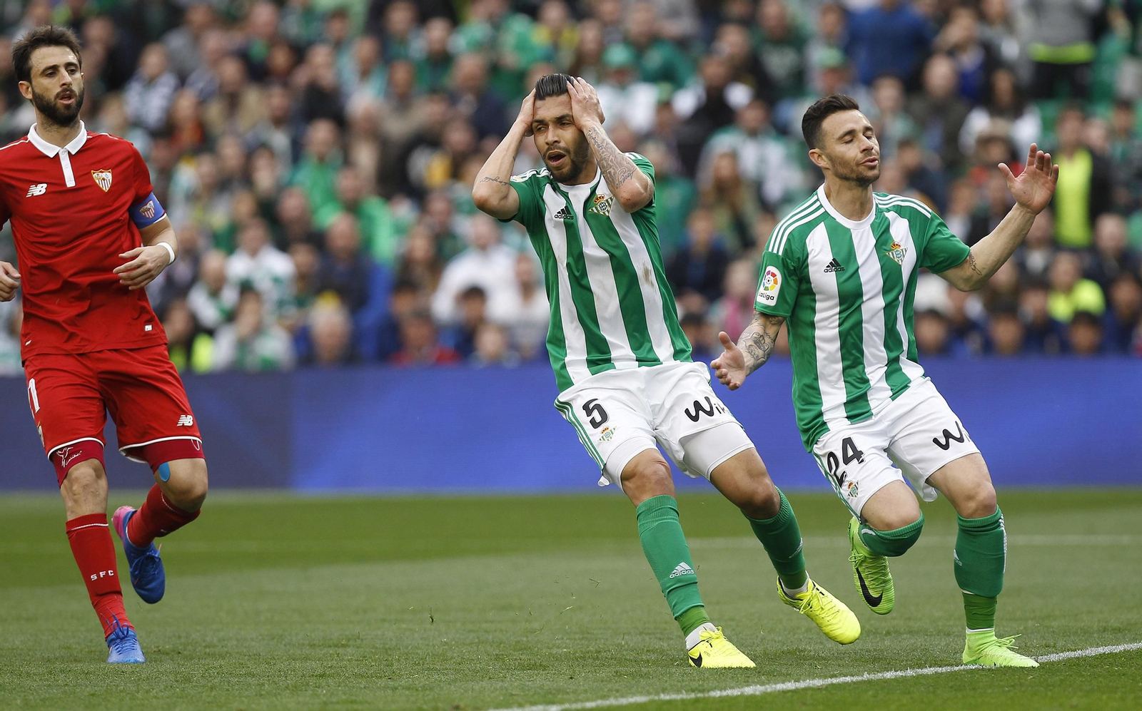 El Betis-Sevilla, en imágenes