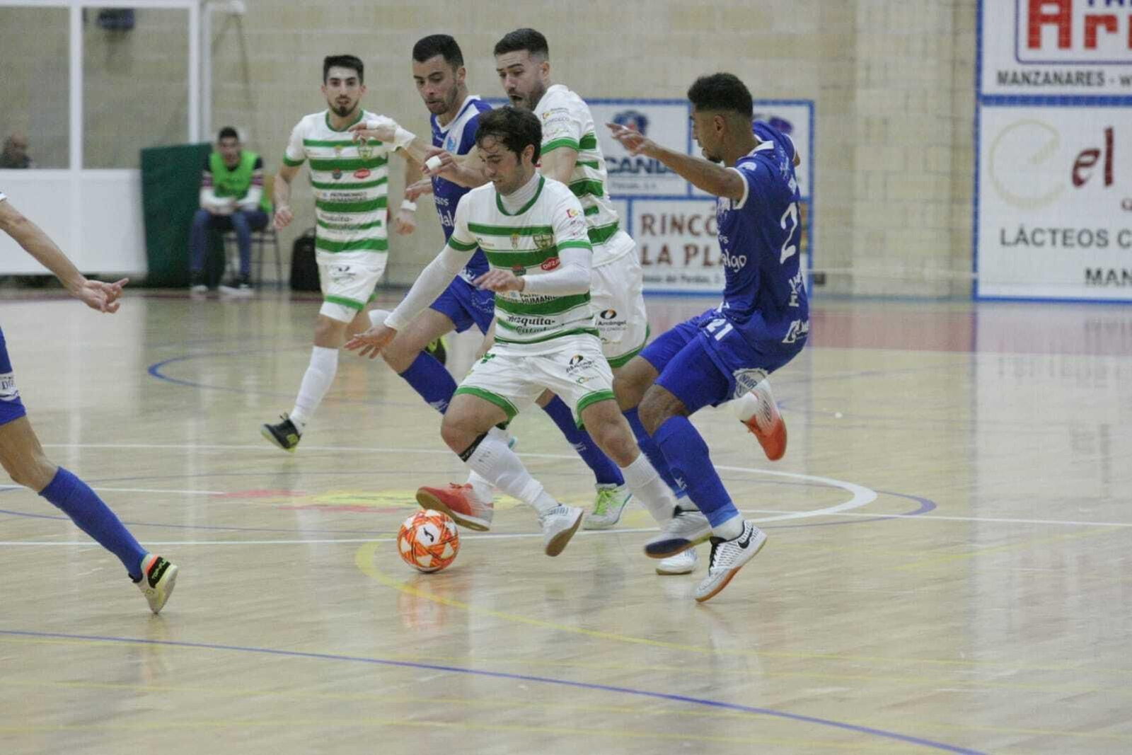 La victoria del Córdoba Futsal ante el Manzanares, en imágenes