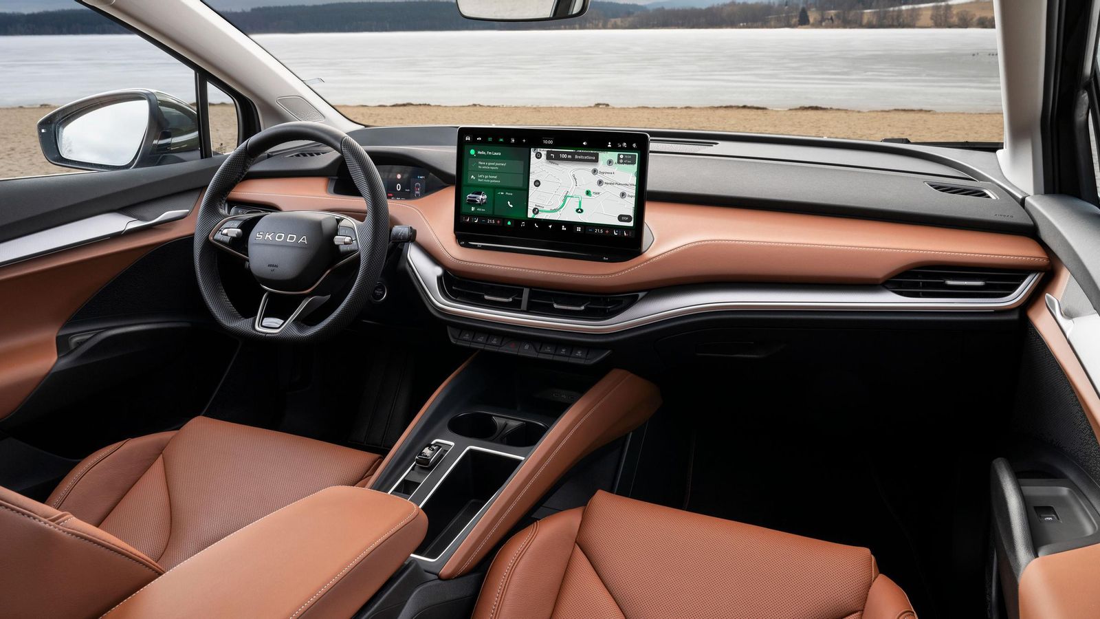 El salpicadero no cambia de uno a otro formato de la carrocería. Skoda propone hasta sies ambientes diferentes para su personalización.