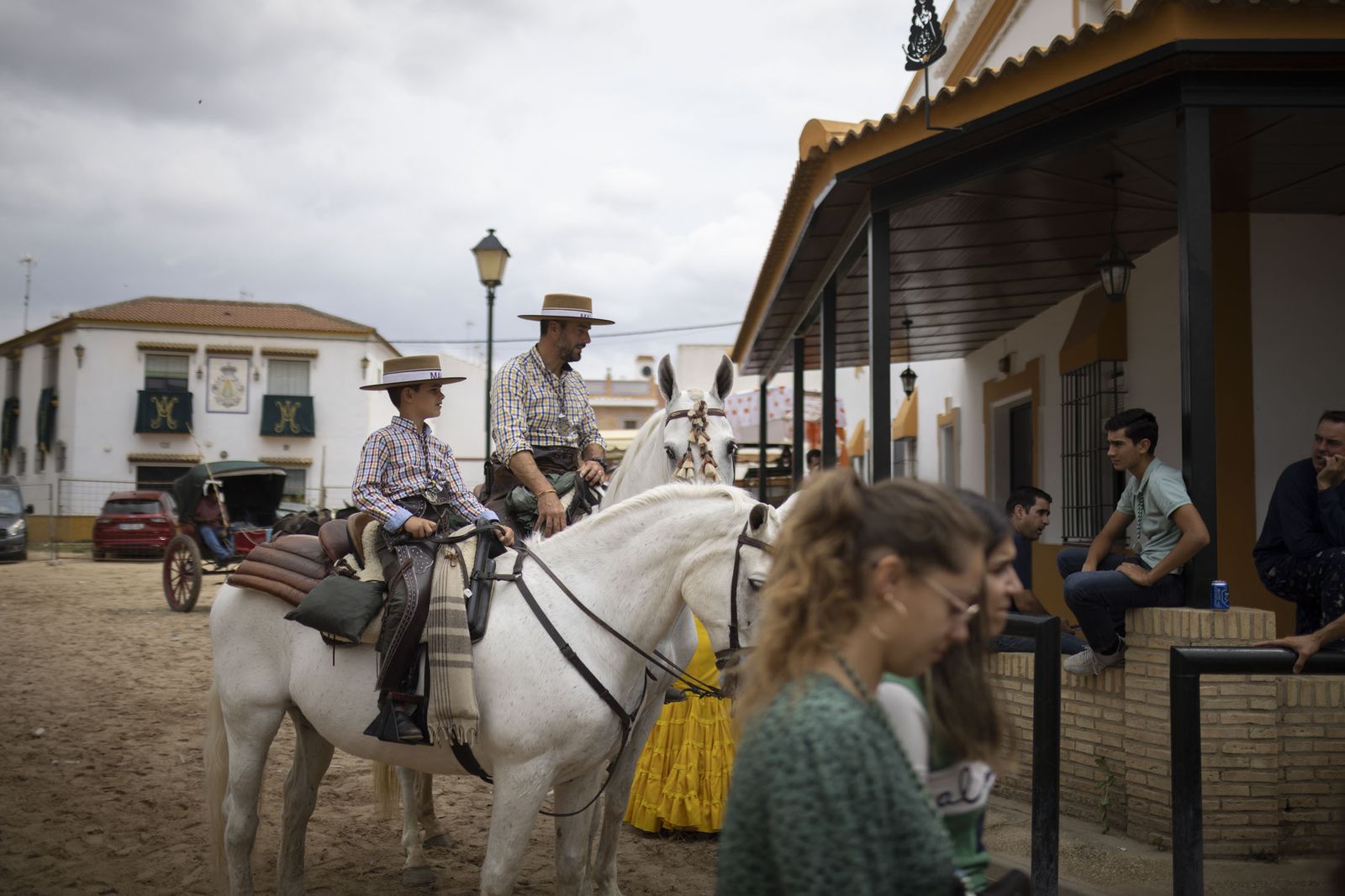 El Rocío 2023: Imágenes de ambiente en la aldea durante la presentación de las Hermandades