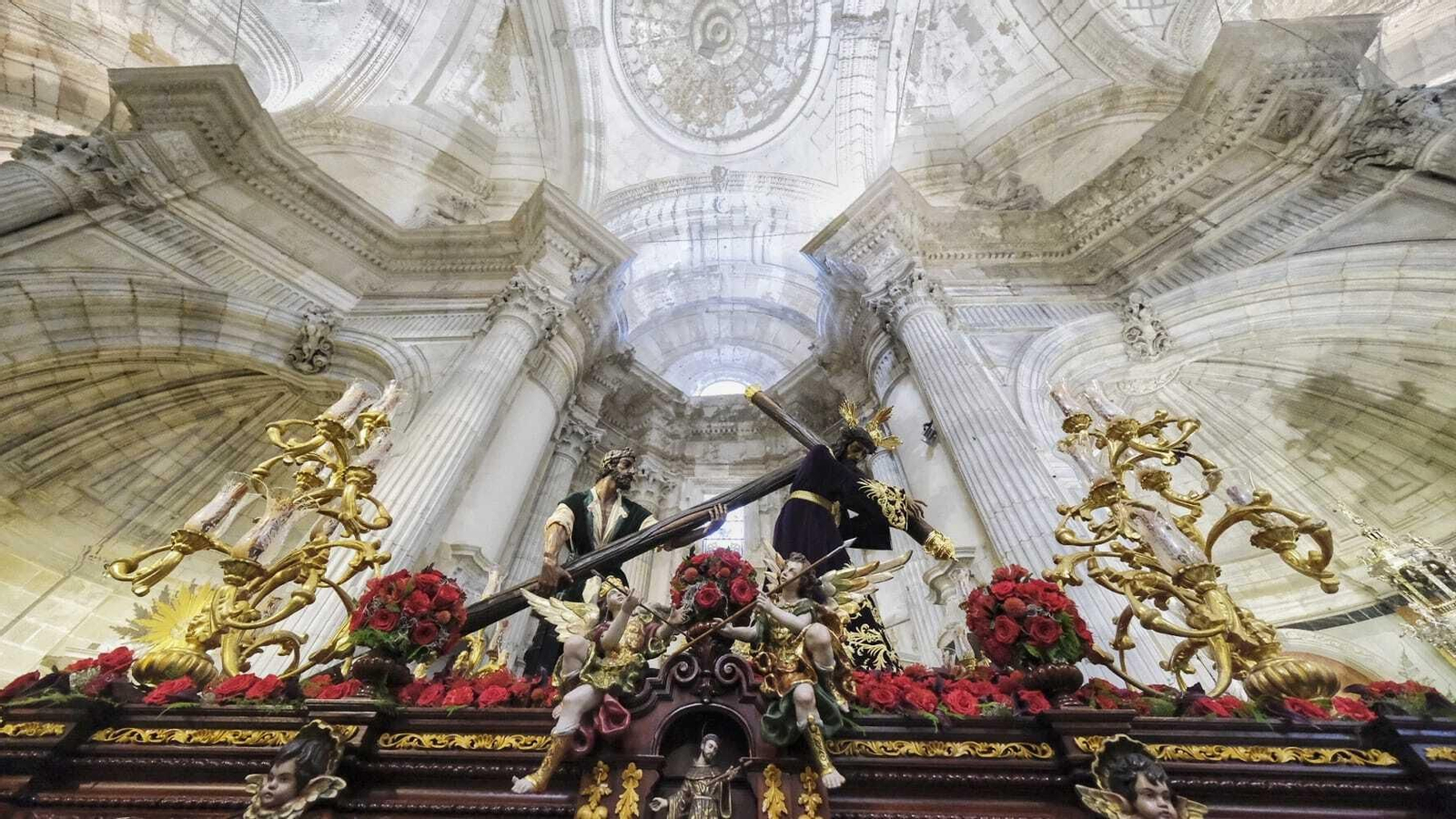 Magna Cádiz 2022: Lleno en la Catedral de Cádiz para ver los 17 pasos