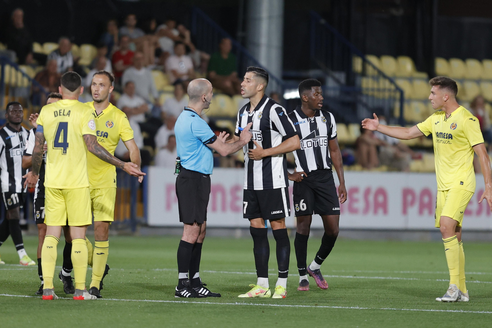 Las fotos del Villarreal B-Balona (0-0)