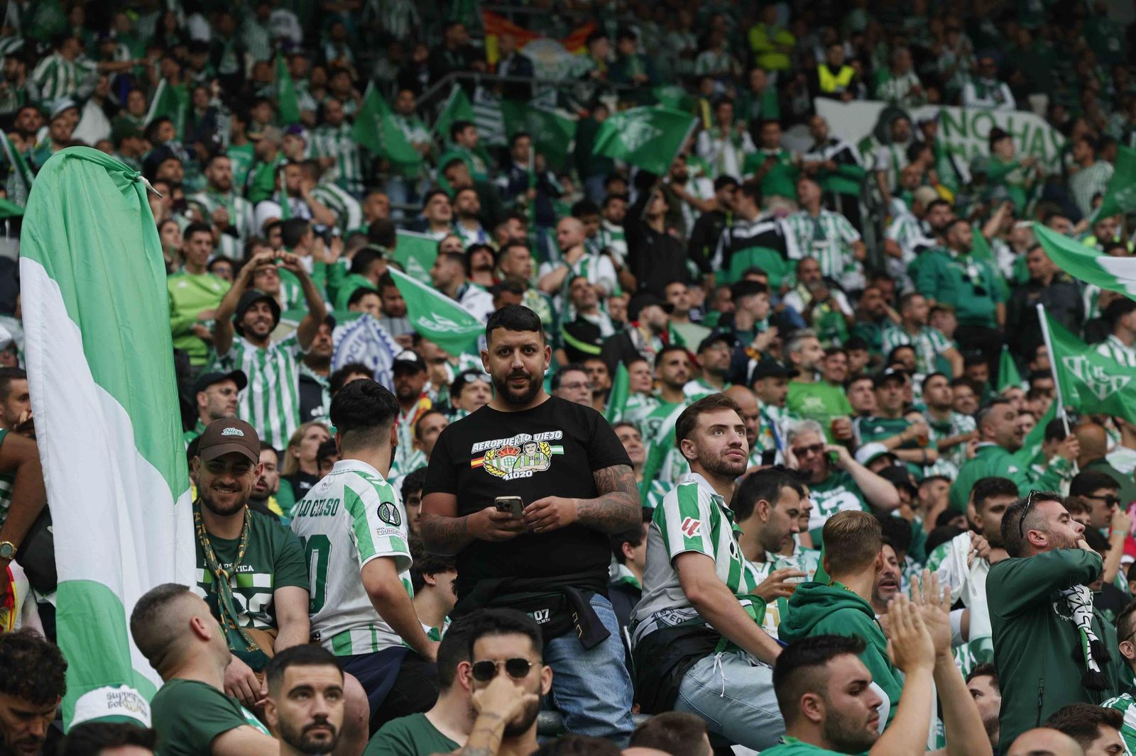 La afición del Betis en la final de la Conference League