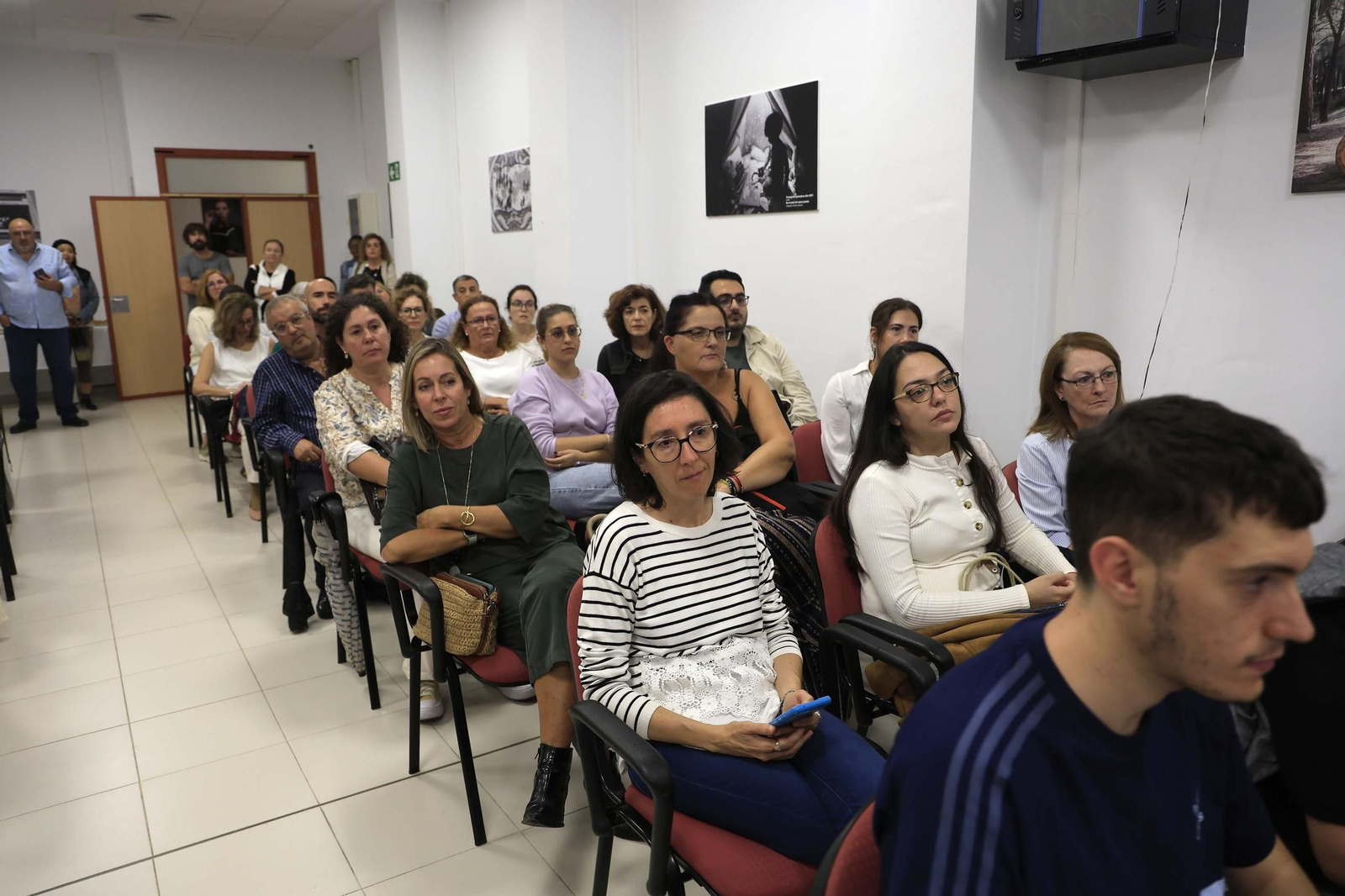 Las fotos del homenaje póstumo a Marian Díaz, directora de la Escuela Oficial de Idiomas de San Roque