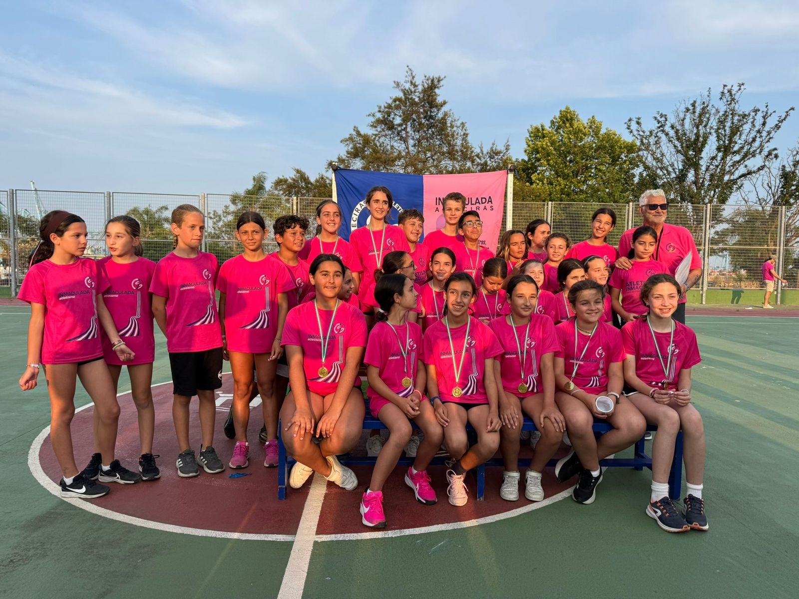 Las escuelas municipales de atletismo de Algeciras celebran su fiesta de clausura