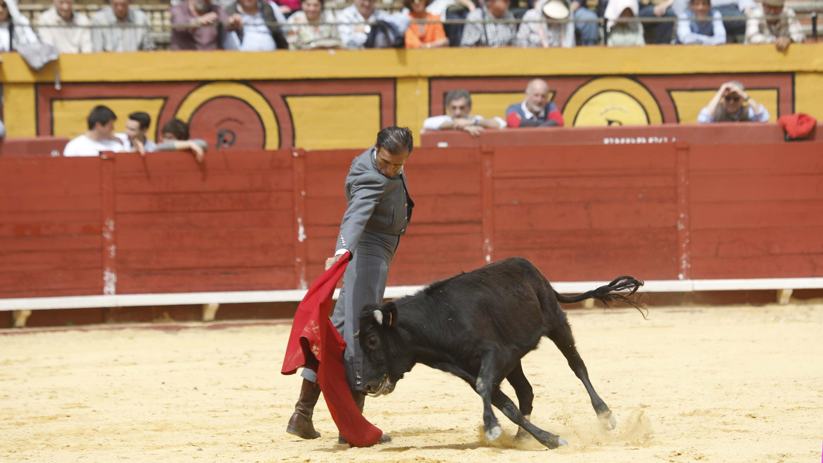 La clase magistral de tauromaquia organizada por Miguelete, en imágenes