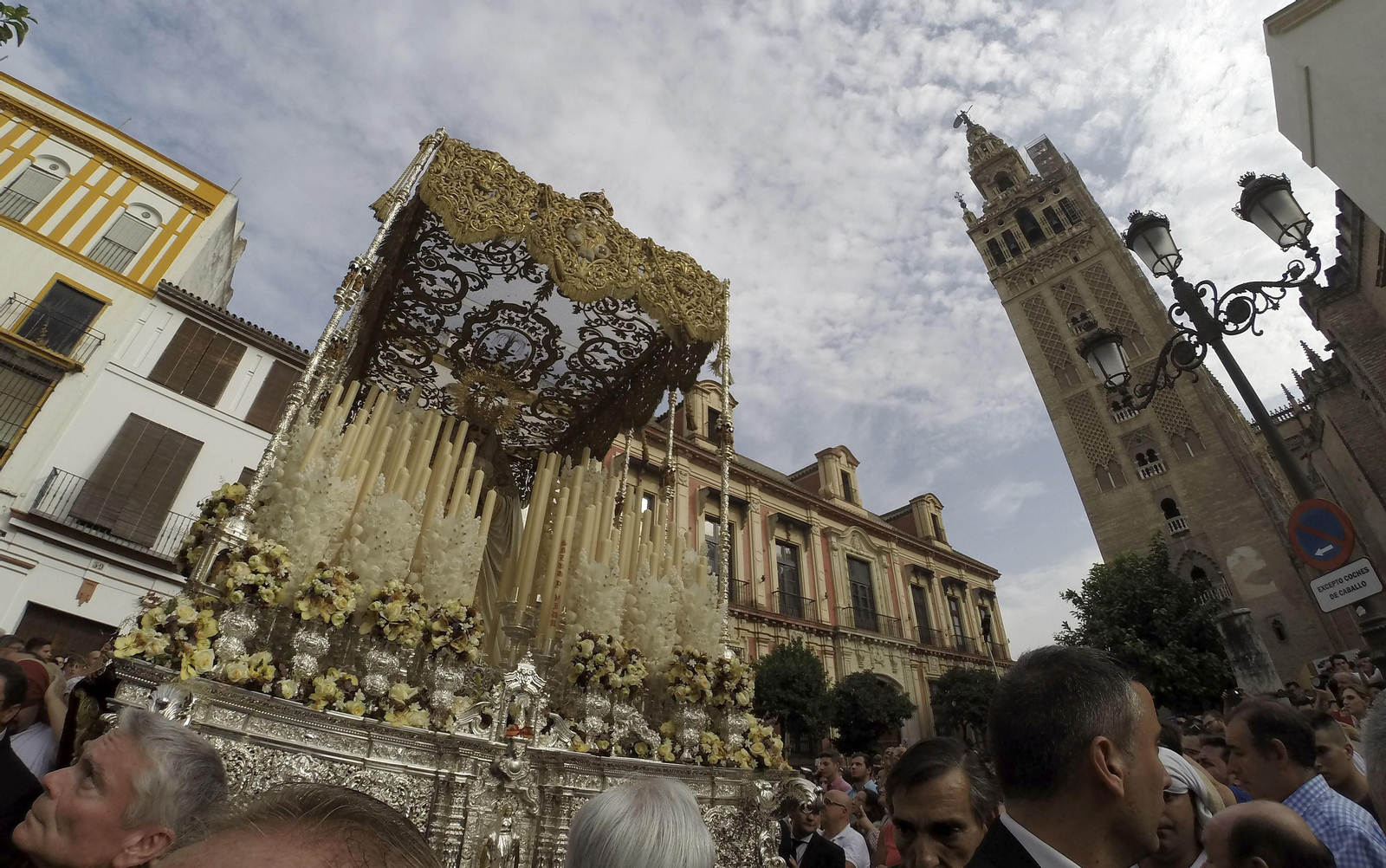 La coronación y el regreso de la Virgen de la Salud, en imágenes