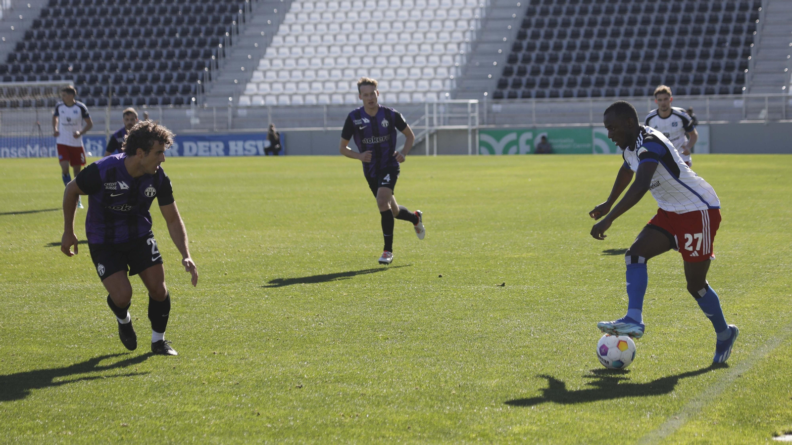 Las fotos  del partido de fútbol entre los equipos  Hamburgo - Zurich