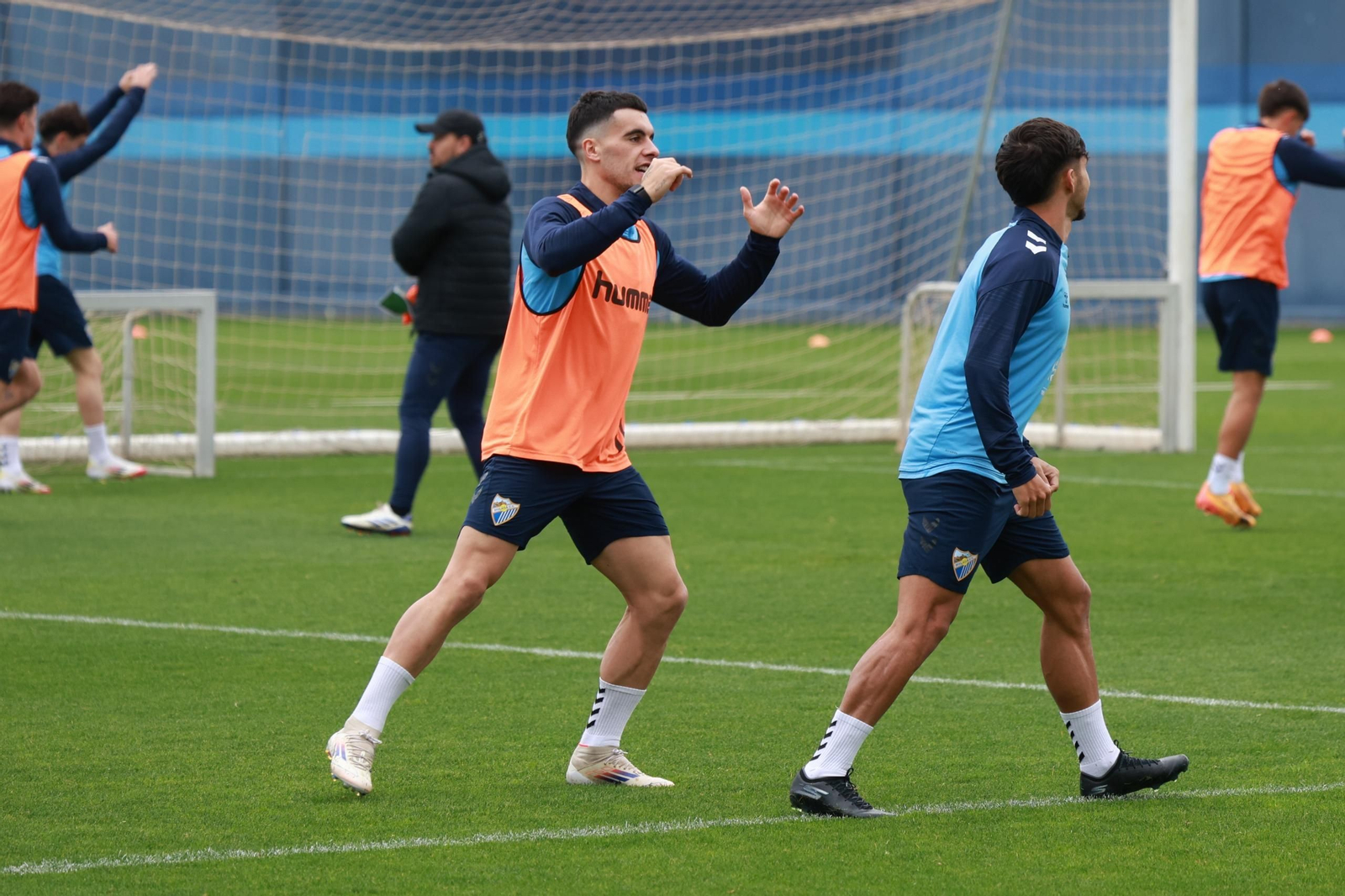 Ramón Enríquez: El capitán reaparece en muletas y sonriente