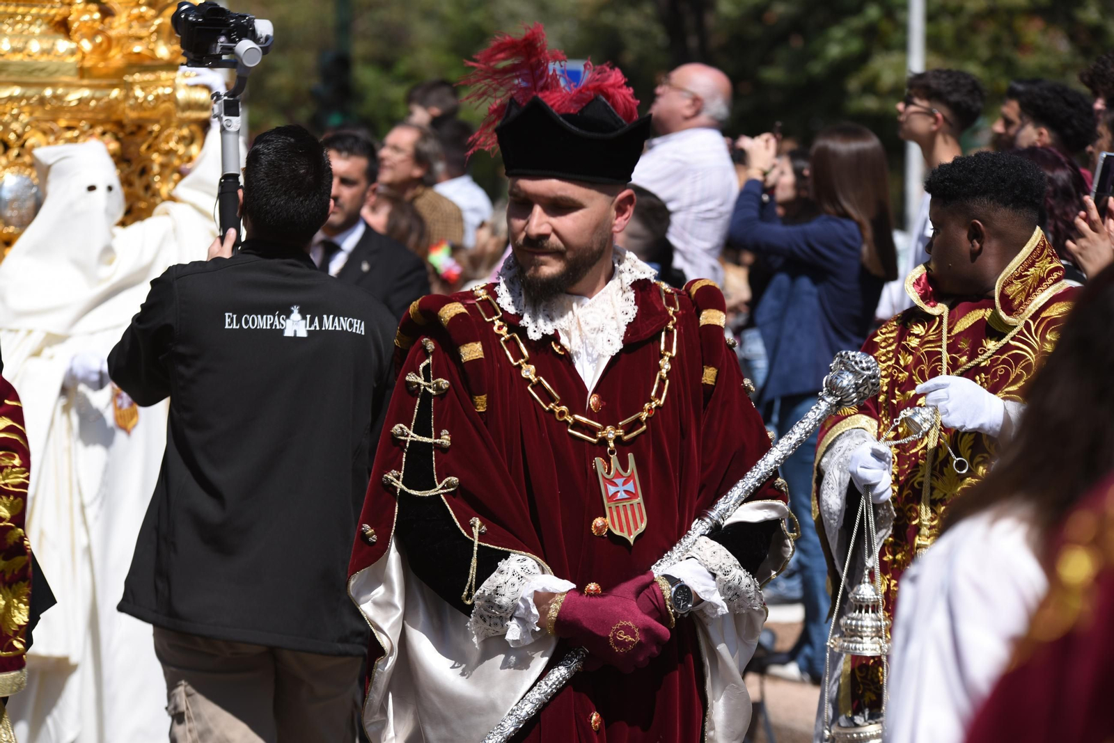Las imágenes de la procesión de La Merced este Lunes Santo en Córdoba