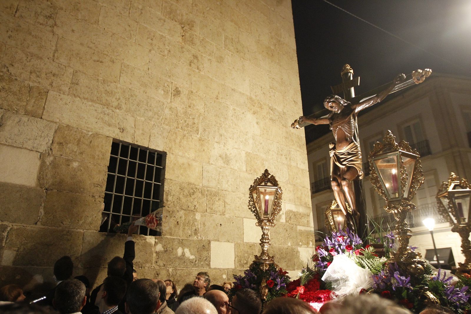 Imágenes Via Crucis Santo Cristo de la Escucha. Semana Santa Almería 2019