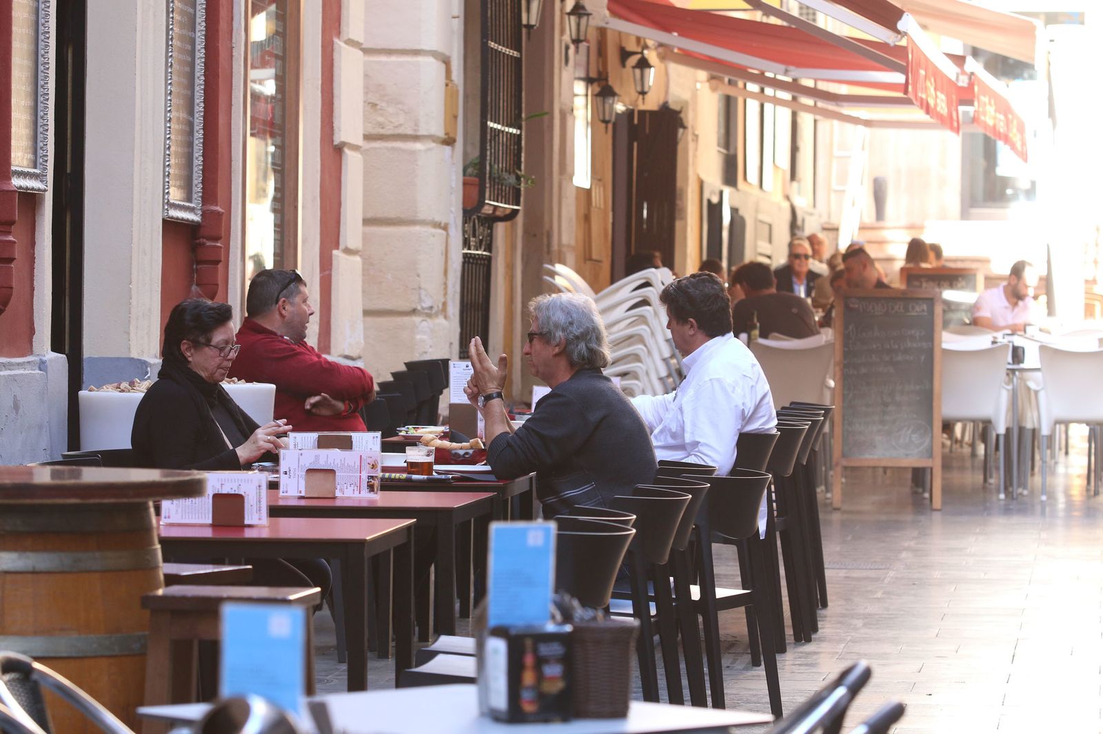 Terrazas de bares en zona saturada
