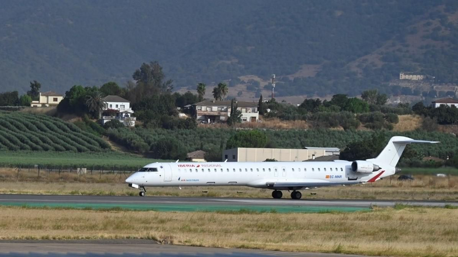 Un avión toma tierra en el aeropuerto de Córdoba.