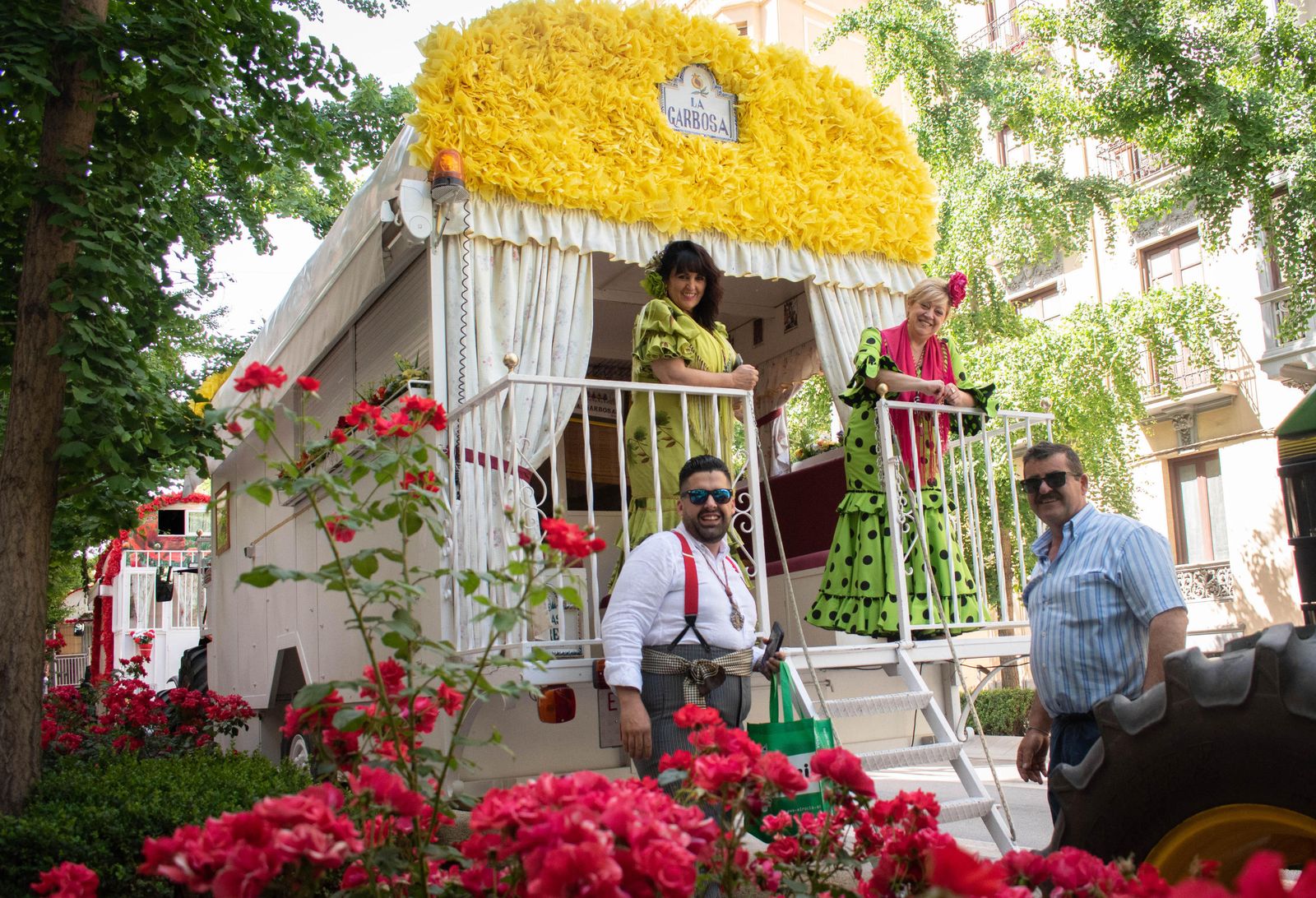 Granada recorre de nuevo el camino al Rocío