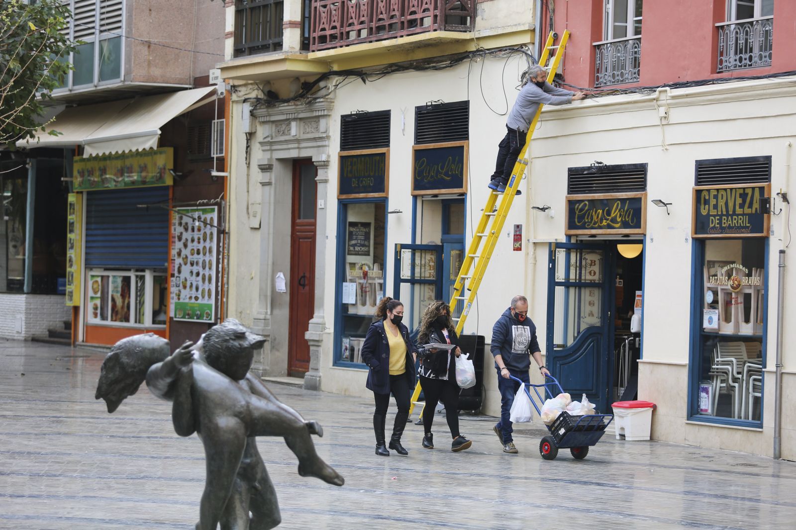 Málaga capital vive el primer día de su nuevo cierre