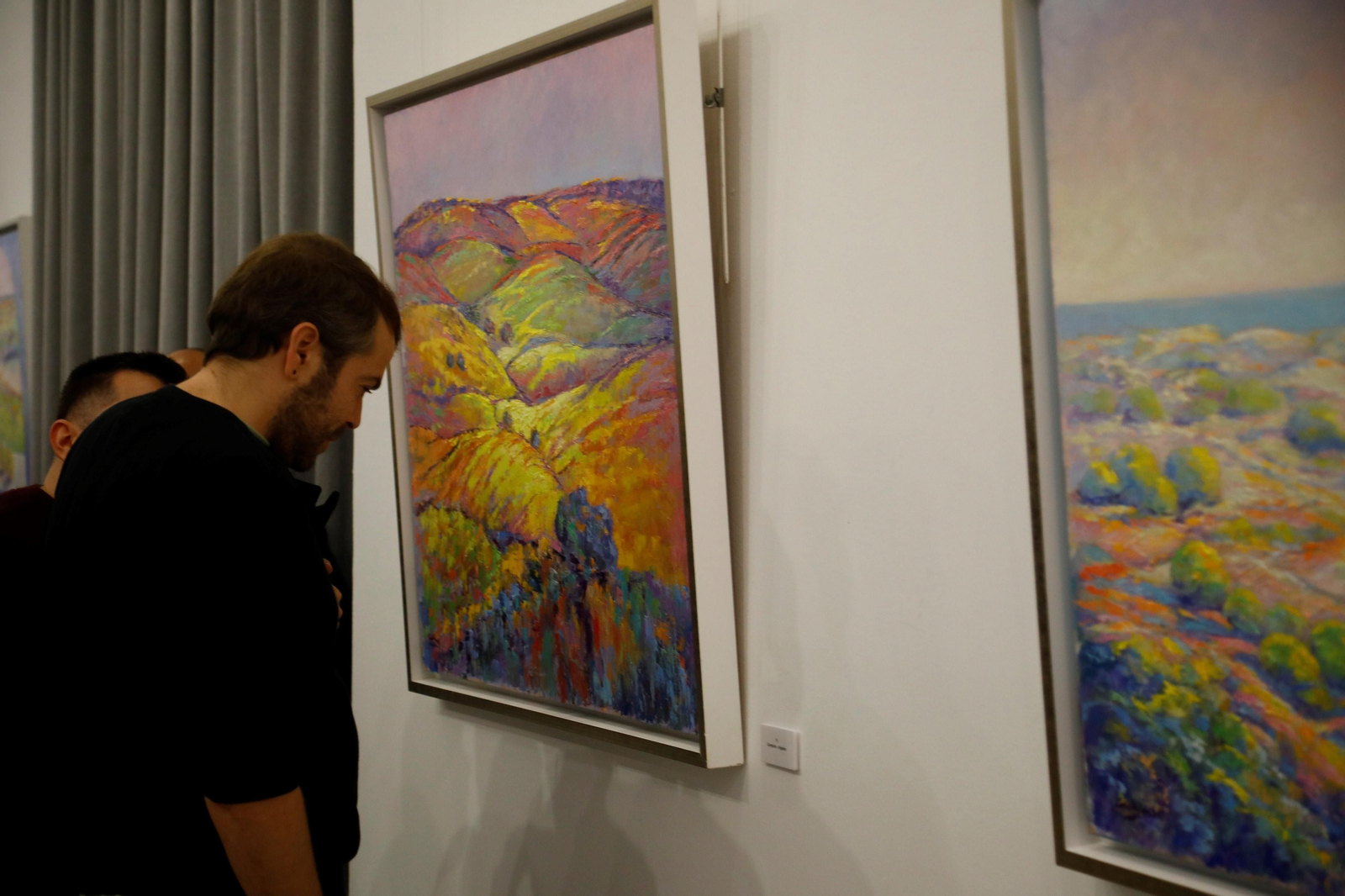 Miguel Cachinero expone su obra en el Real Círculo de la Amistad de Córdoba, en imágenes